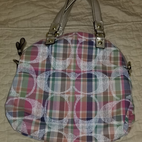 Coach - Picture 4 of 5